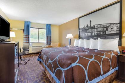 Super 8 by Wyndham Decorah - image 14