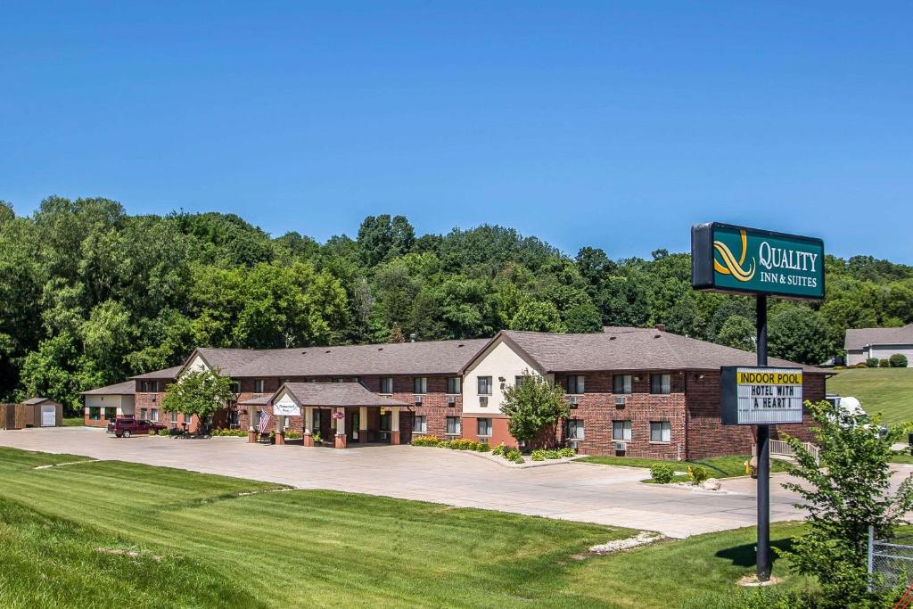 Quality Inn & Suites Decorah - main image