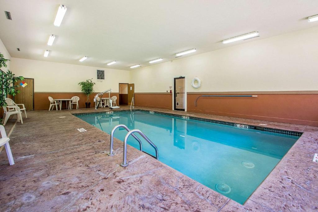Quality Inn & Suites Decorah - image 2