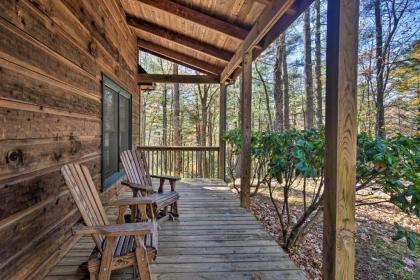 Woodland Cabin with Hot Tub and Deck 11 Mi to Boone! - image 10