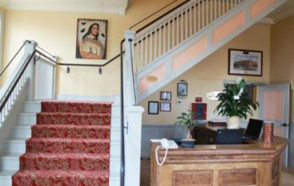 Windsor Hotel & Restaurant - image 1