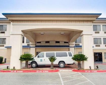 Quality Inn & Suites Airport Del Valle Texas