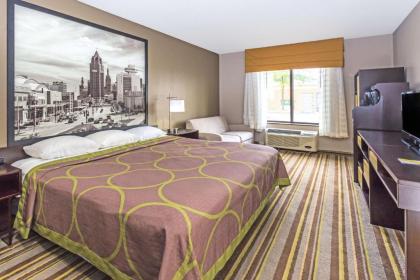 Super 8 by Wyndham Delavan Near Lake Geneva - image 3