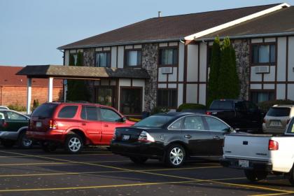 Sky Lodge Inn  Suites   Delavan Wisconsin