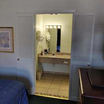 Travel Inn - image 9