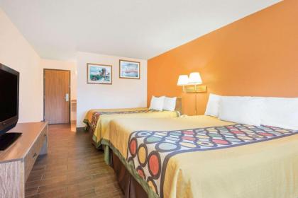 Super 8 by Wyndham Deming NM - image 14