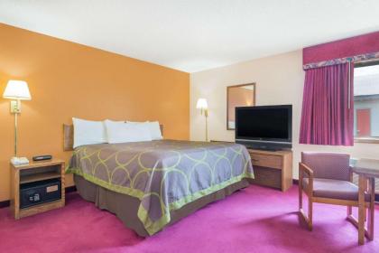 Super 8 by Wyndham Deming NM - image 4