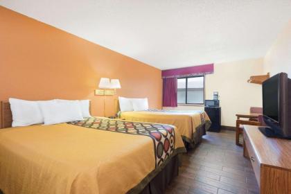 Super 8 by Wyndham Deming NM - image 5