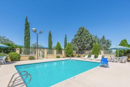 Days Inn by Wyndham Deming - image 2