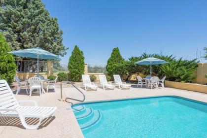 Days Inn by Wyndham Deming - image 3