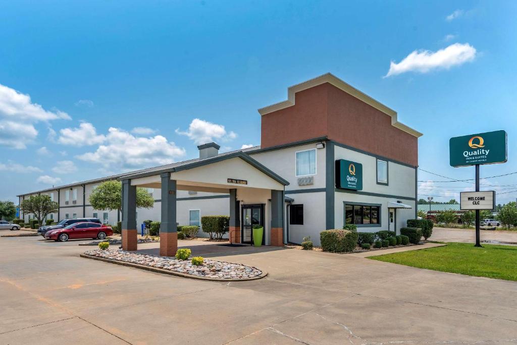 Quality Inn & Suites - main image