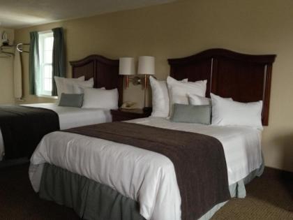 Holiday Hill Inn & Suites - image 11