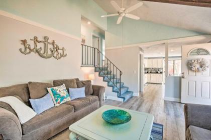 Charming Home with Deck and Grill Walk to Beach!