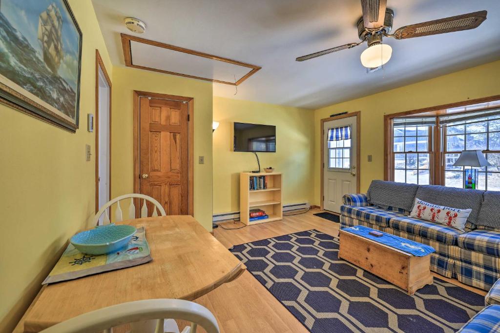 Cape Cod Retreat with Gas Grill Steps to Beach - image 2