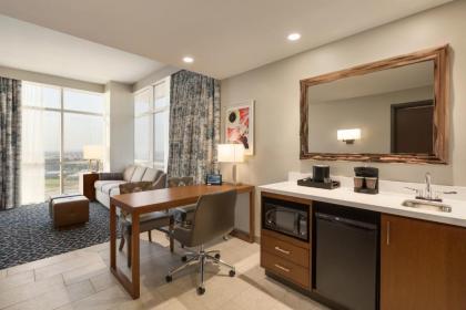 Embassy Suites By Hilton Denton Convention Center - image 3