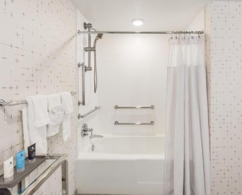 Sonesta Denver Downtown - image 2