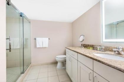 DoubleTree by Hilton Denver Cherry Creek CO - image 2