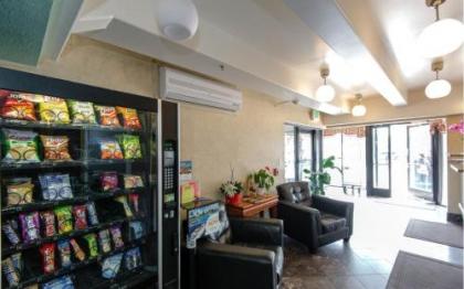 Days Inn by Wyndham Denver Downtown - image 3