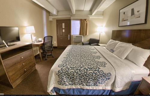 Days Inn by Wyndham Denver Downtown - image 4