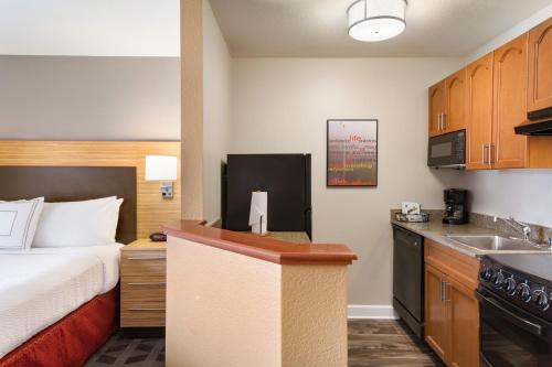 TownePlace Suites Denver Downtown - image 2
