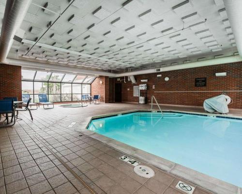 Comfort Inn Denver East - image 2