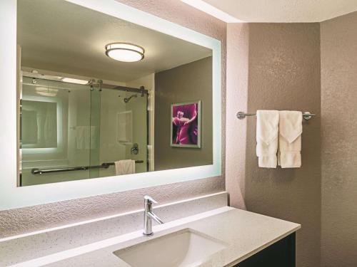 La Quinta by Wyndham Denver Airport DIA - image 5