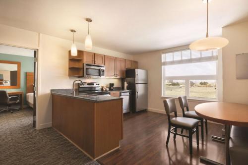 Hyatt House Denver Airport - image 4