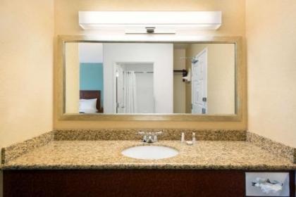 Baymont by Wyndham Denver International Airport - image 2