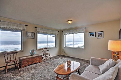 Grandmas House Charm and Depoe Bay Whale Watching - main image