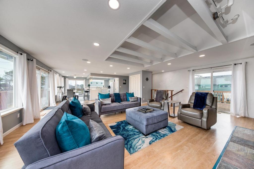 Pearl at the Bay - main image