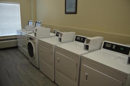 Heritage Place Hotel and Suites - image 12