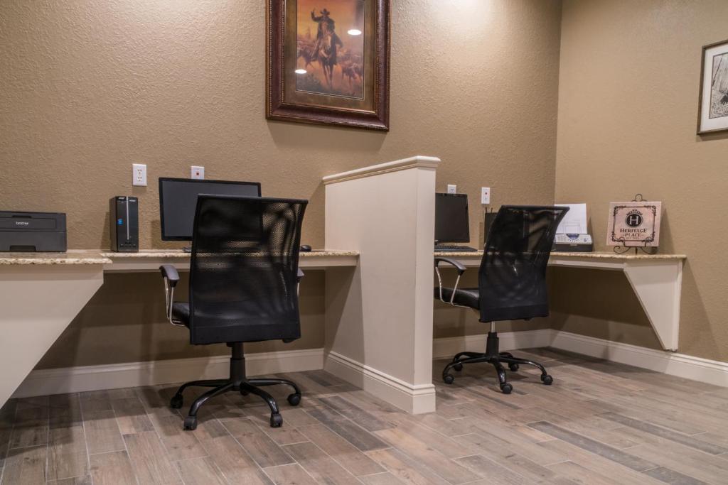 Heritage Place Hotel and Suites - image 6