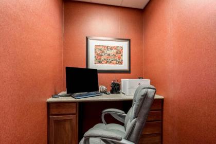 Hampton Inn Derby - image 21