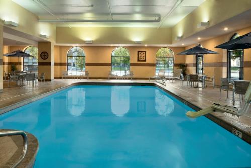 Embassy Suites Des Moines Downtown - image 2