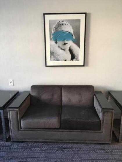 Renaissance Des Moines Savery Hotel - image 3