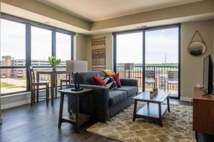 Frontdesk FLUX Apts Downtown Des moines Iowa