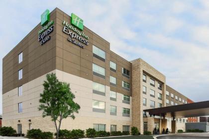 Holiday Inn Express  Suites   Chicago OHare Airport an IHG Hotel Des Plaines