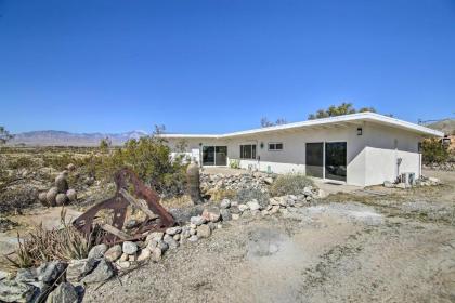Delightful Desert Home 5mi to Natural Hot Springs California