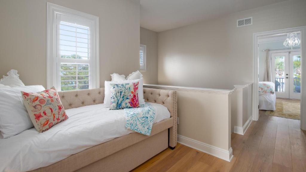 Sea Brees (S) -Crystal Shores-4457 Oceanview -3BD+loft 3BA -(10) - image 3