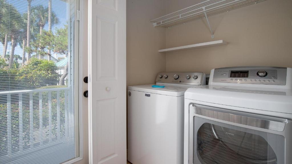 Sea Brees (S) -Crystal Shores-4457 Oceanview -3BD+loft 3BA -(10) - image 4