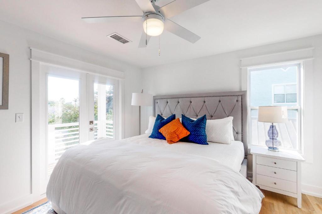 Cottages of Crystal Beach: Clipper Cove - image 4