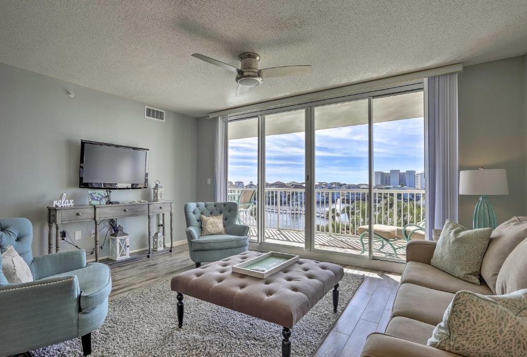 Beachfront Destin Resort Condo Walk to the Beach! - main image