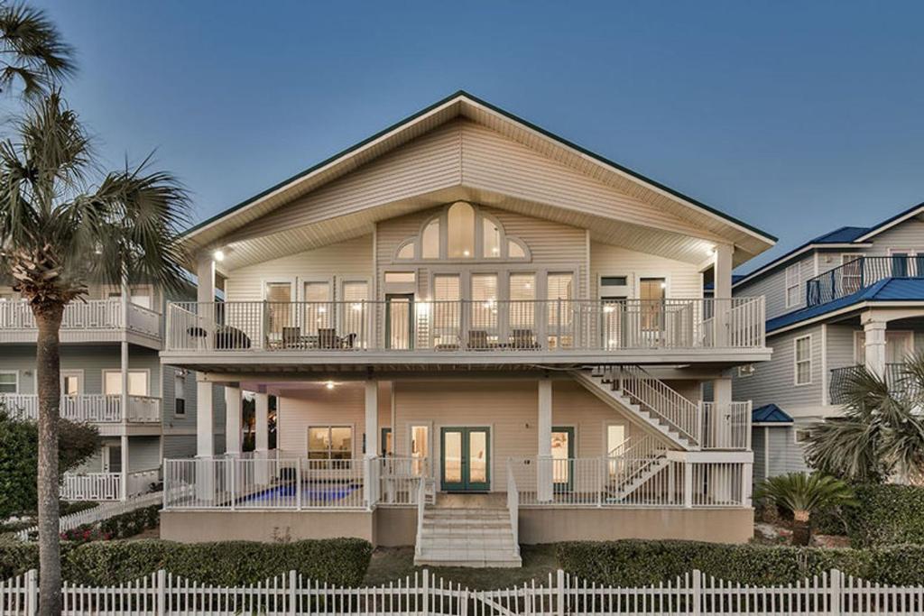 CORAL SHORES by Bliss Beach Rentals - main image