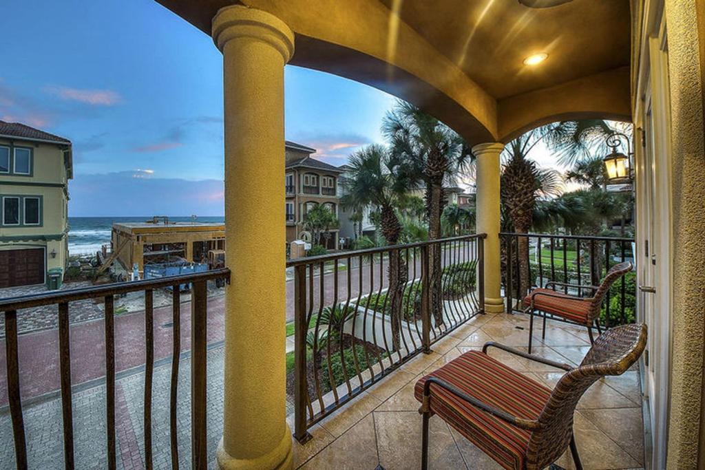 Casa Lontano by Five Star Properties - main image