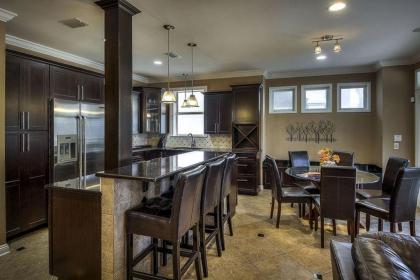 Casa Lontano by Five Star Properties - image 2