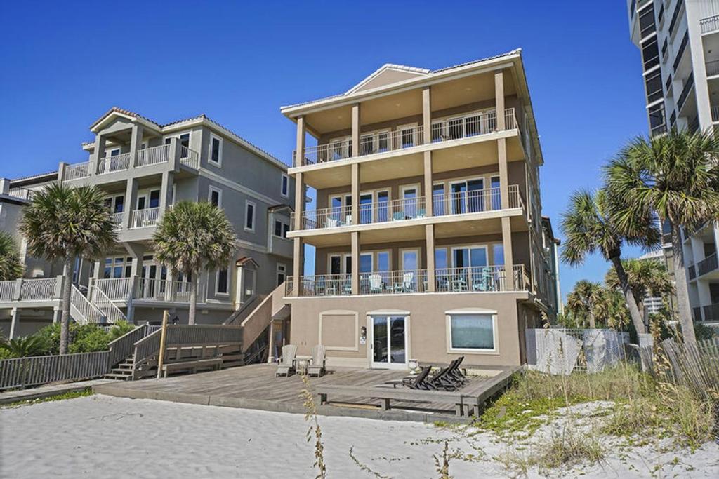 Martinis in the Sand by Five Star Properties - image 4