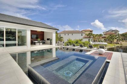 Modern Paradise by Five Star Properties - image 16