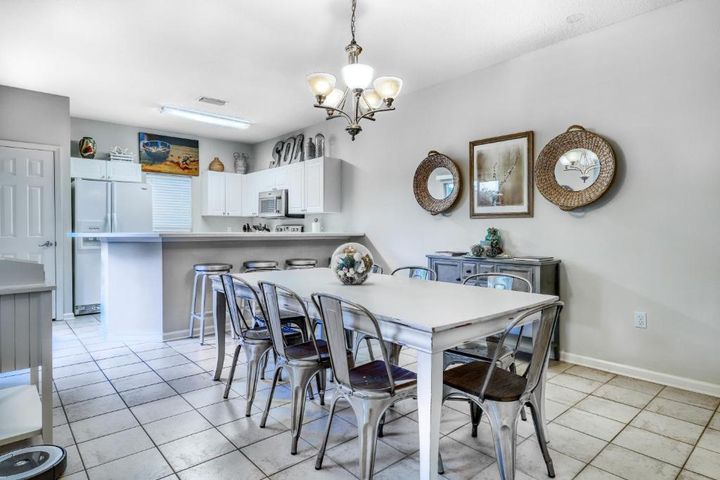 Beach Pointe #1101 - image 4