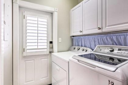 Grand Destin Getaway - A Block to the Beach! - image 4