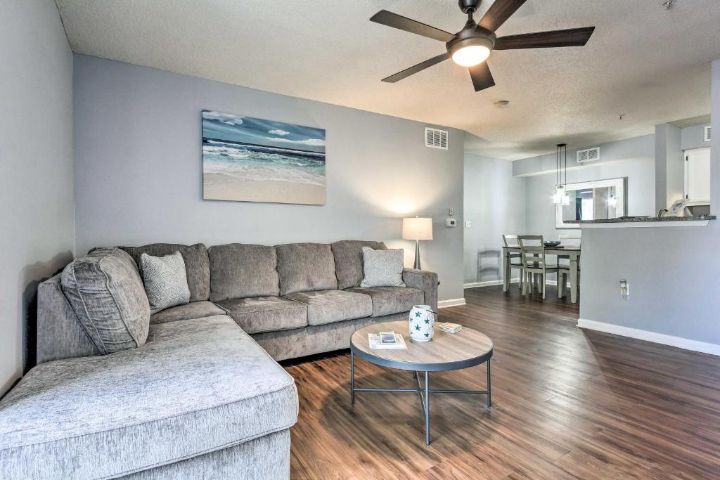 Destin Condo with Pool Access Less Than 1Mi to the Beach - image 4